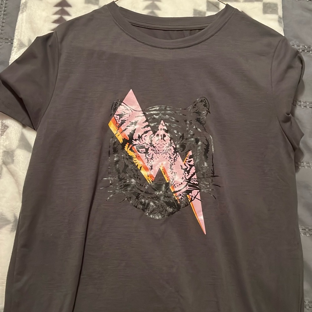 Size small SHEIN shirt only worn once